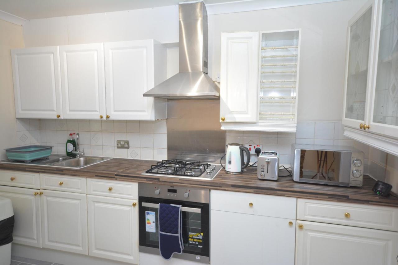 דאגנהאם London Luxury 5 Bedroom House 2 Min Walk To The Tube Station מראה חיצוני תמונה