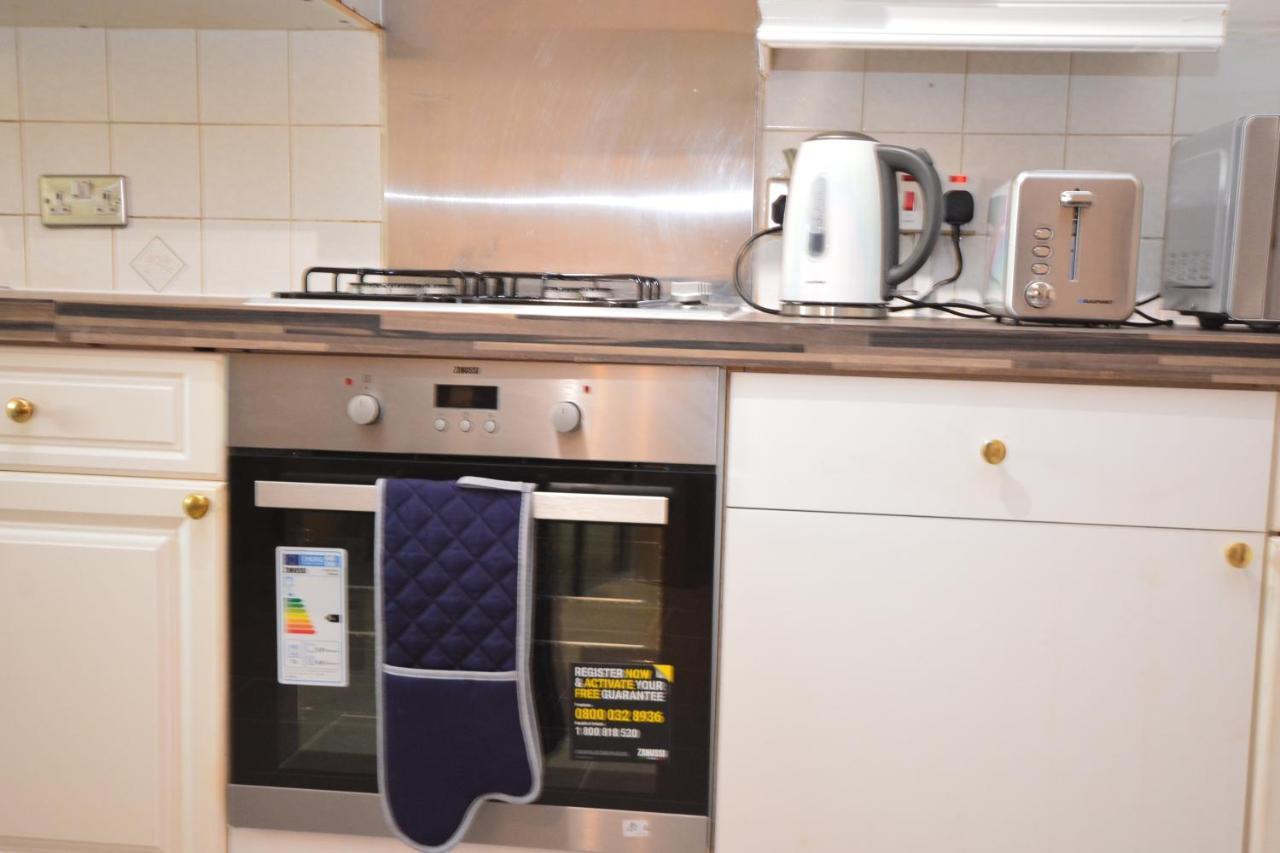 דאגנהאם London Luxury 5 Bedroom House 2 Min Walk To The Tube Station מראה חיצוני תמונה