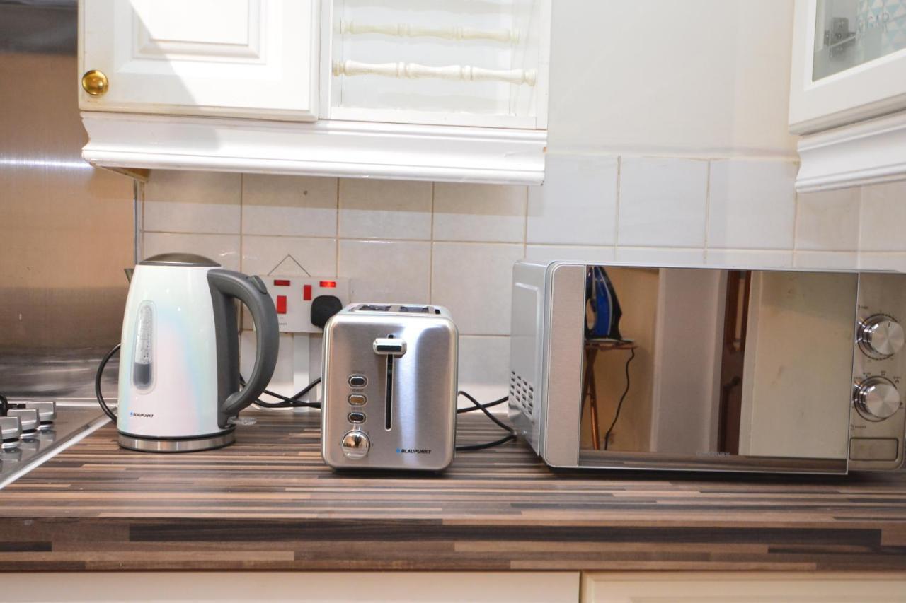 דאגנהאם London Luxury 5 Bedroom House 2 Min Walk To The Tube Station מראה חיצוני תמונה