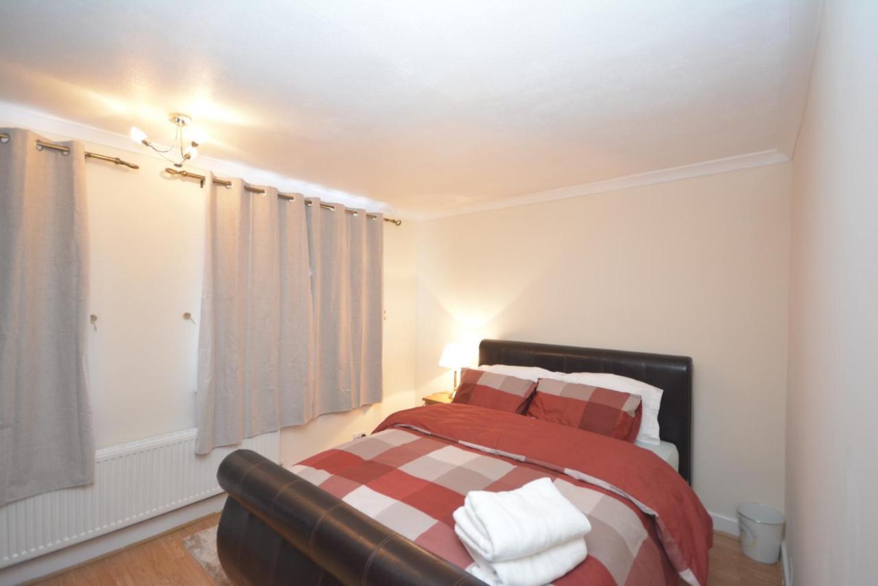 דאגנהאם London Luxury 5 Bedroom House 2 Min Walk To The Tube Station מראה חיצוני תמונה
