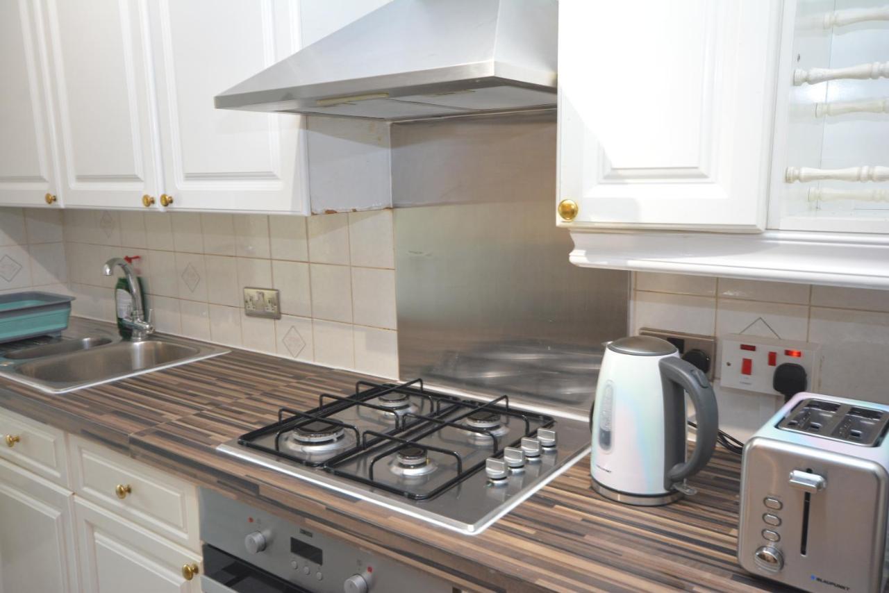 דאגנהאם London Luxury 5 Bedroom House 2 Min Walk To The Tube Station מראה חיצוני תמונה