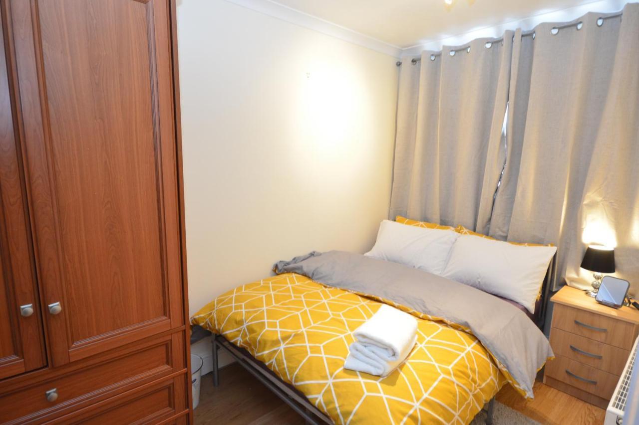 דאגנהאם London Luxury 5 Bedroom House 2 Min Walk To The Tube Station מראה חיצוני תמונה