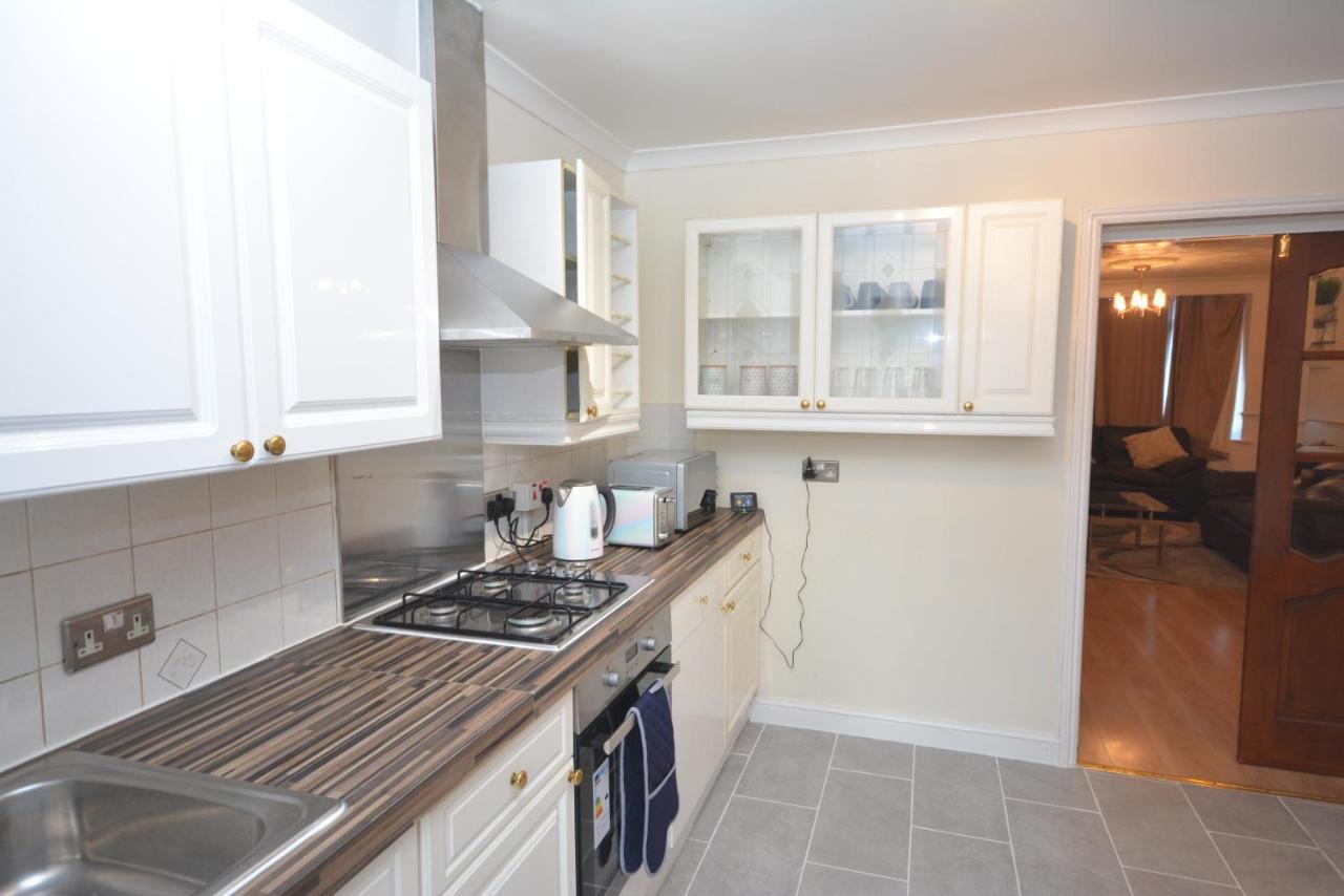 דאגנהאם London Luxury 5 Bedroom House 2 Min Walk To The Tube Station מראה חיצוני תמונה