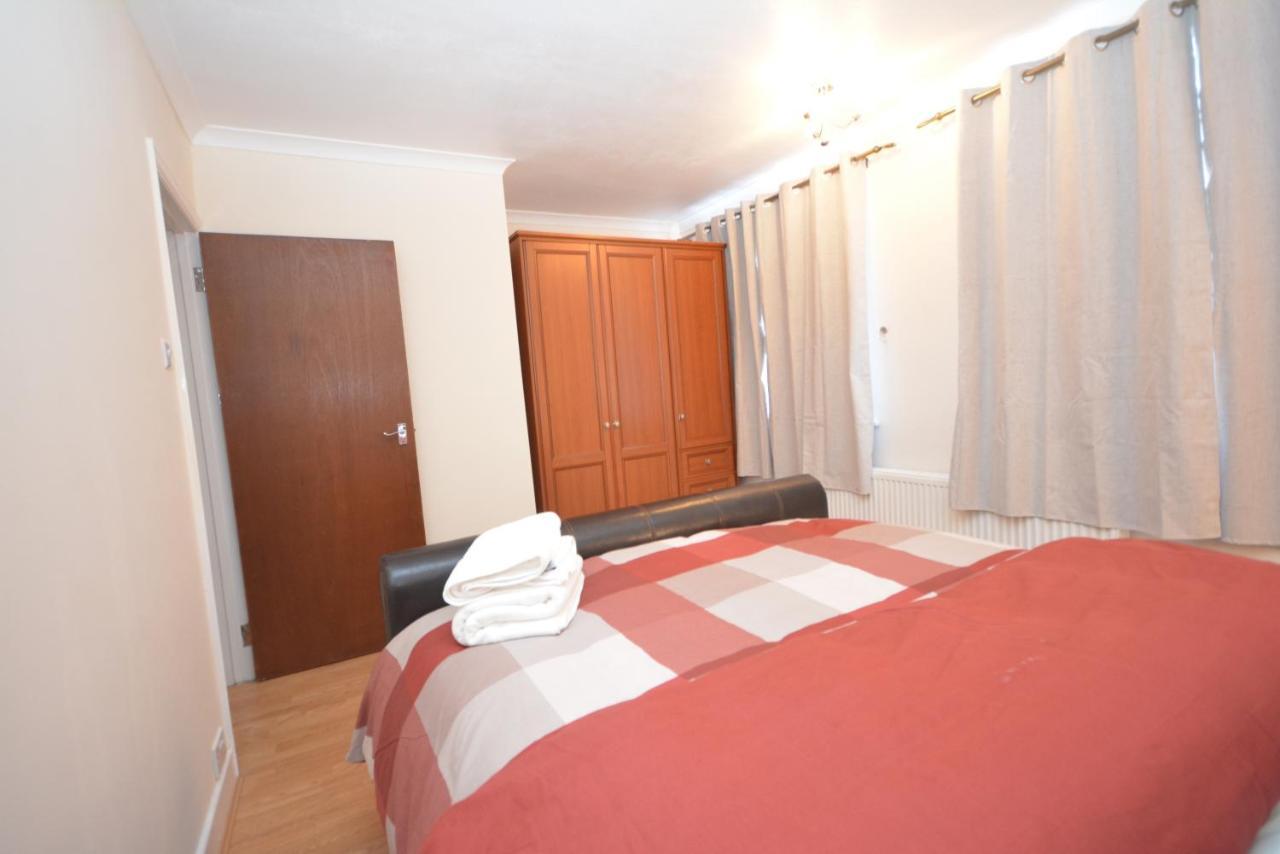 דאגנהאם London Luxury 5 Bedroom House 2 Min Walk To The Tube Station מראה חיצוני תמונה