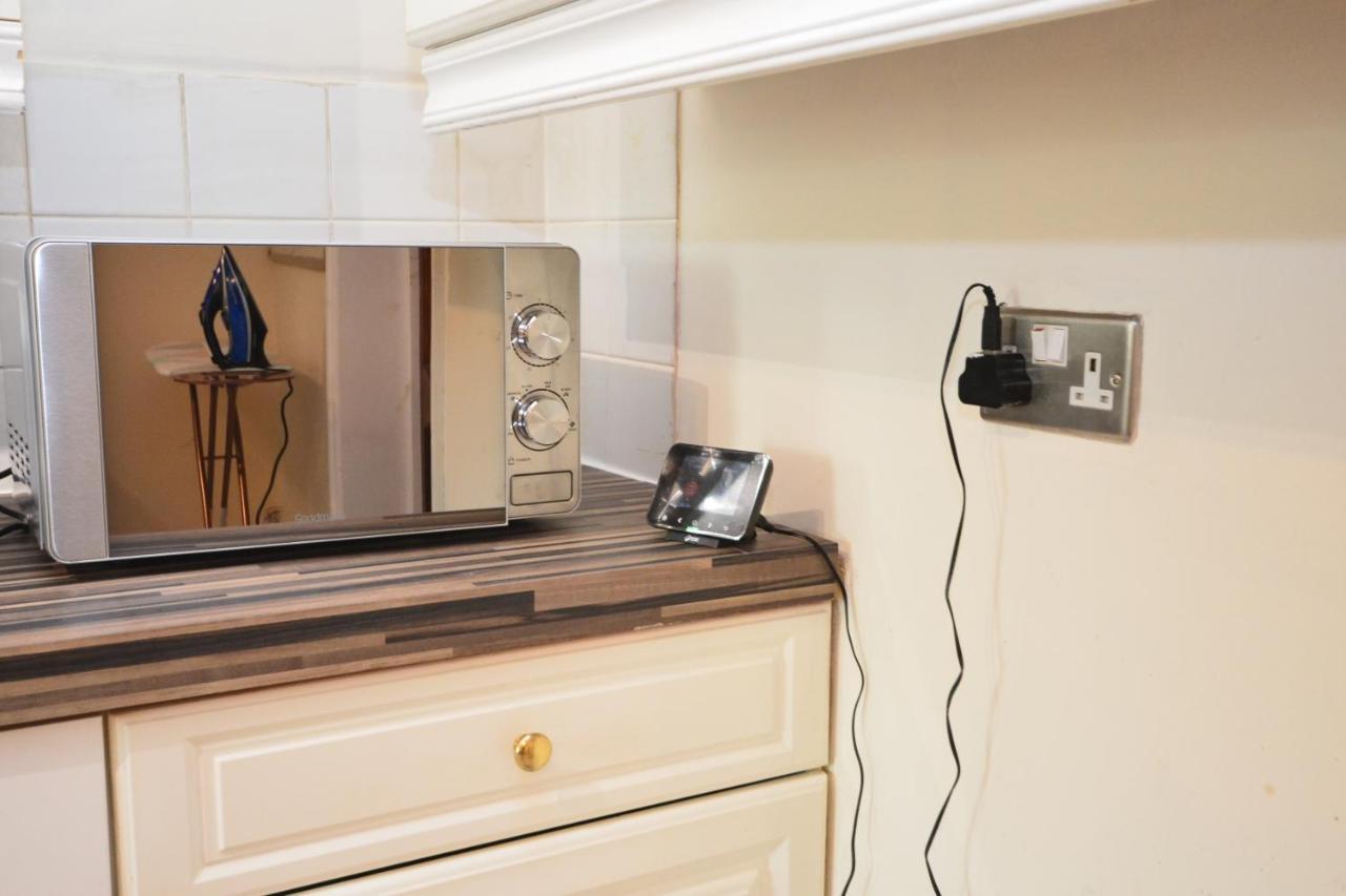 דאגנהאם London Luxury 5 Bedroom House 2 Min Walk To The Tube Station מראה חיצוני תמונה