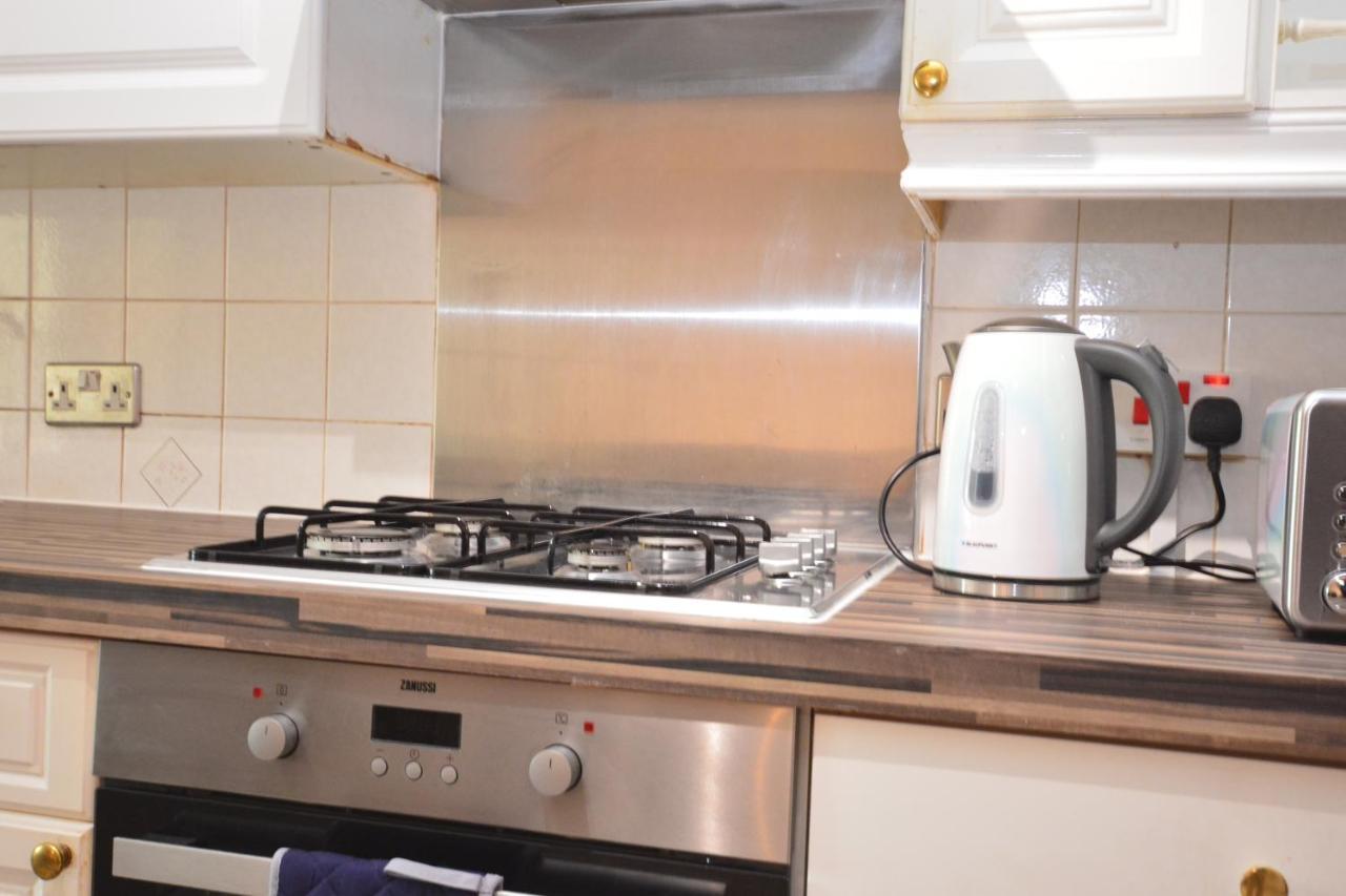 דאגנהאם London Luxury 5 Bedroom House 2 Min Walk To The Tube Station מראה חיצוני תמונה