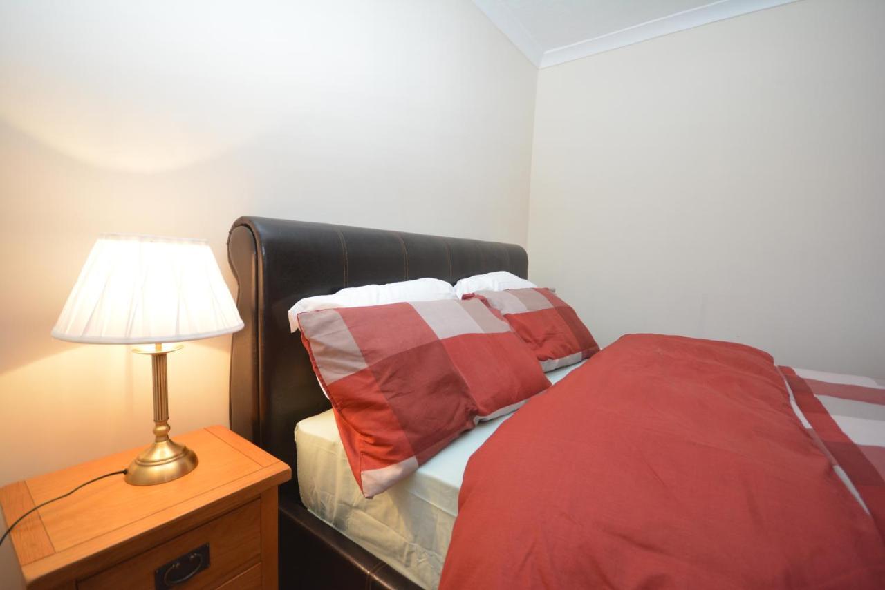 דאגנהאם London Luxury 5 Bedroom House 2 Min Walk To The Tube Station מראה חיצוני תמונה