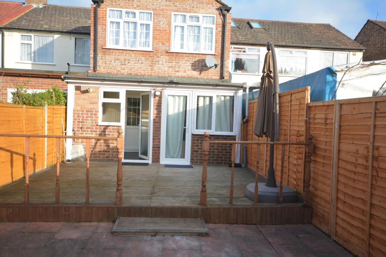 דאגנהאם London Luxury 5 Bedroom House 2 Min Walk To The Tube Station מראה חיצוני תמונה