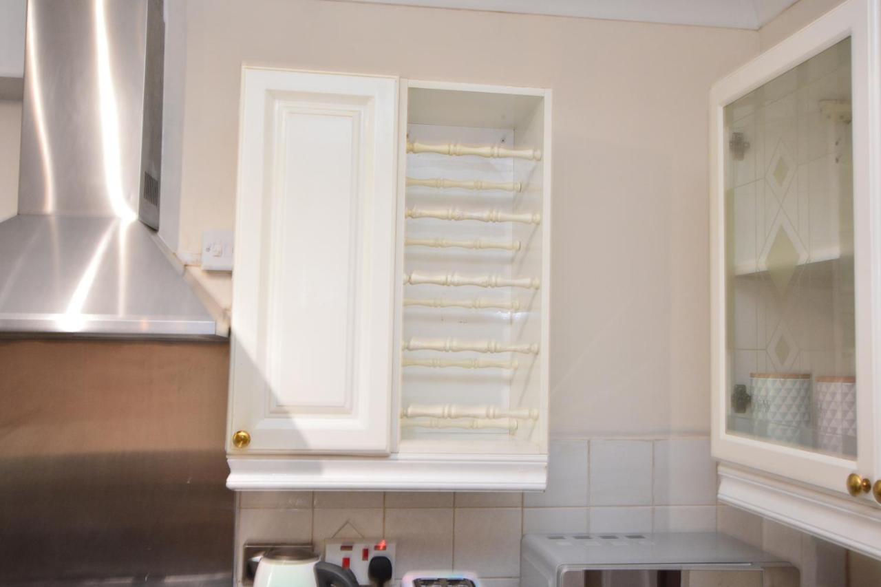 דאגנהאם London Luxury 5 Bedroom House 2 Min Walk To The Tube Station מראה חיצוני תמונה