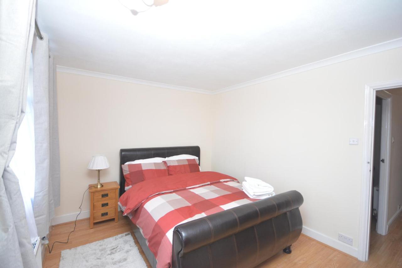 דאגנהאם London Luxury 5 Bedroom House 2 Min Walk To The Tube Station מראה חיצוני תמונה