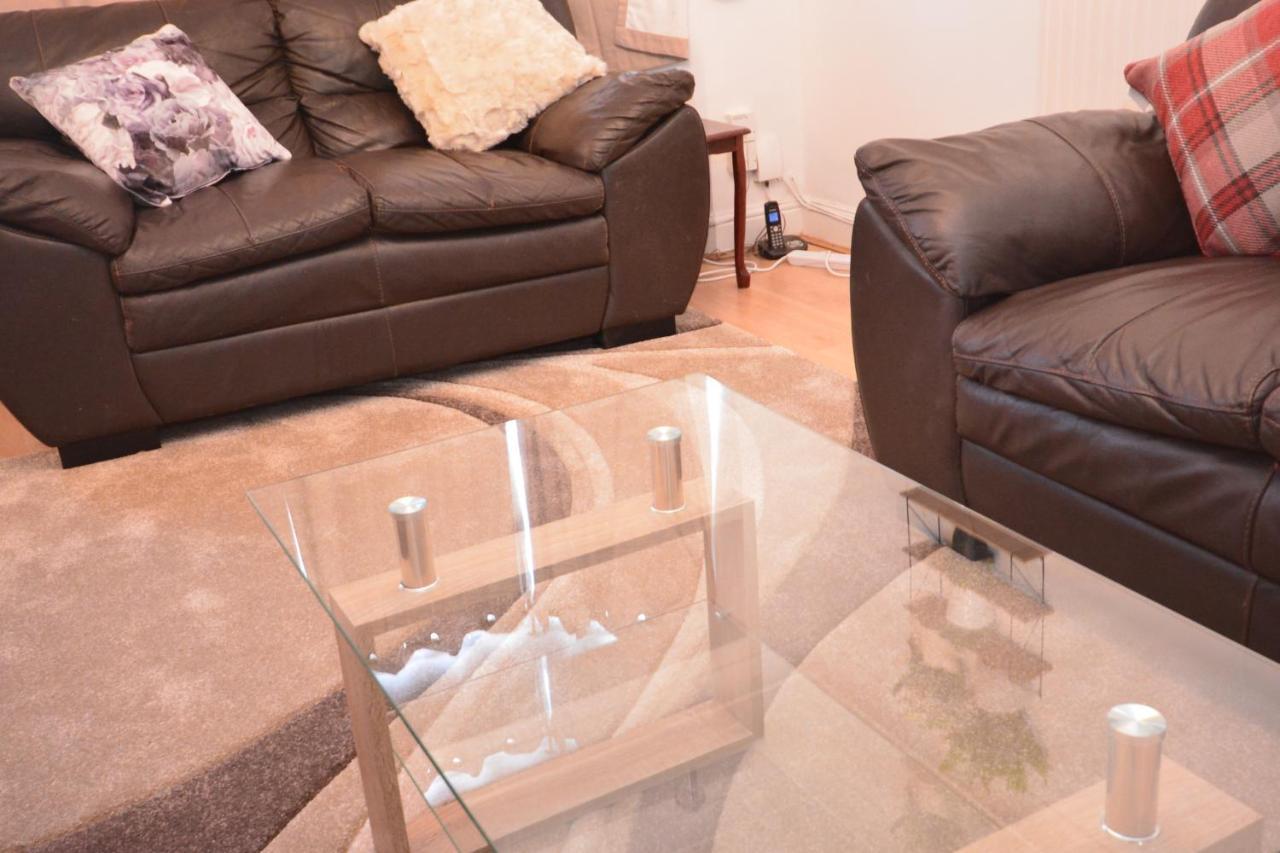 דאגנהאם London Luxury 5 Bedroom House 2 Min Walk To The Tube Station מראה חיצוני תמונה