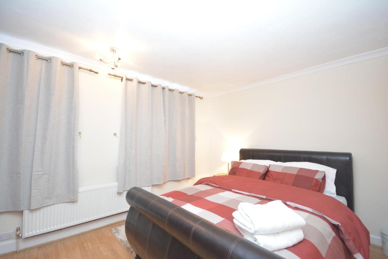 דאגנהאם London Luxury 5 Bedroom House 2 Min Walk To The Tube Station מראה חיצוני תמונה