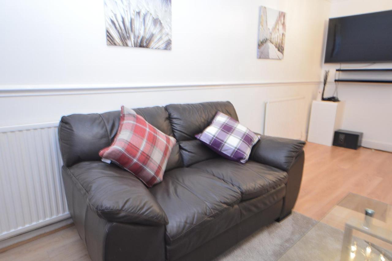 דאגנהאם London Luxury 5 Bedroom House 2 Min Walk To The Tube Station מראה חיצוני תמונה