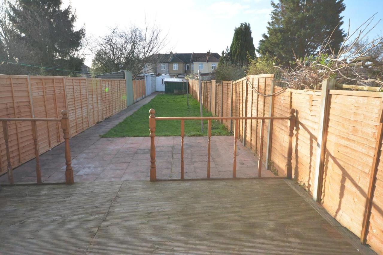 דאגנהאם London Luxury 5 Bedroom House 2 Min Walk To The Tube Station מראה חיצוני תמונה