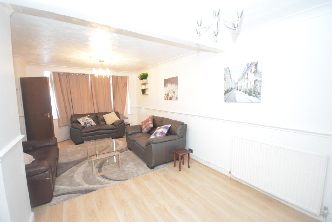 דאגנהאם London Luxury 5 Bedroom House 2 Min Walk To The Tube Station מראה חיצוני תמונה