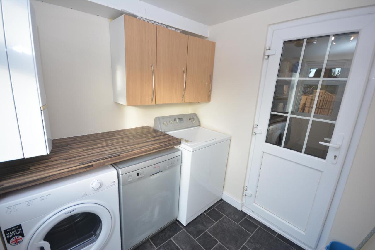 דאגנהאם London Luxury 5 Bedroom House 2 Min Walk To The Tube Station מראה חיצוני תמונה