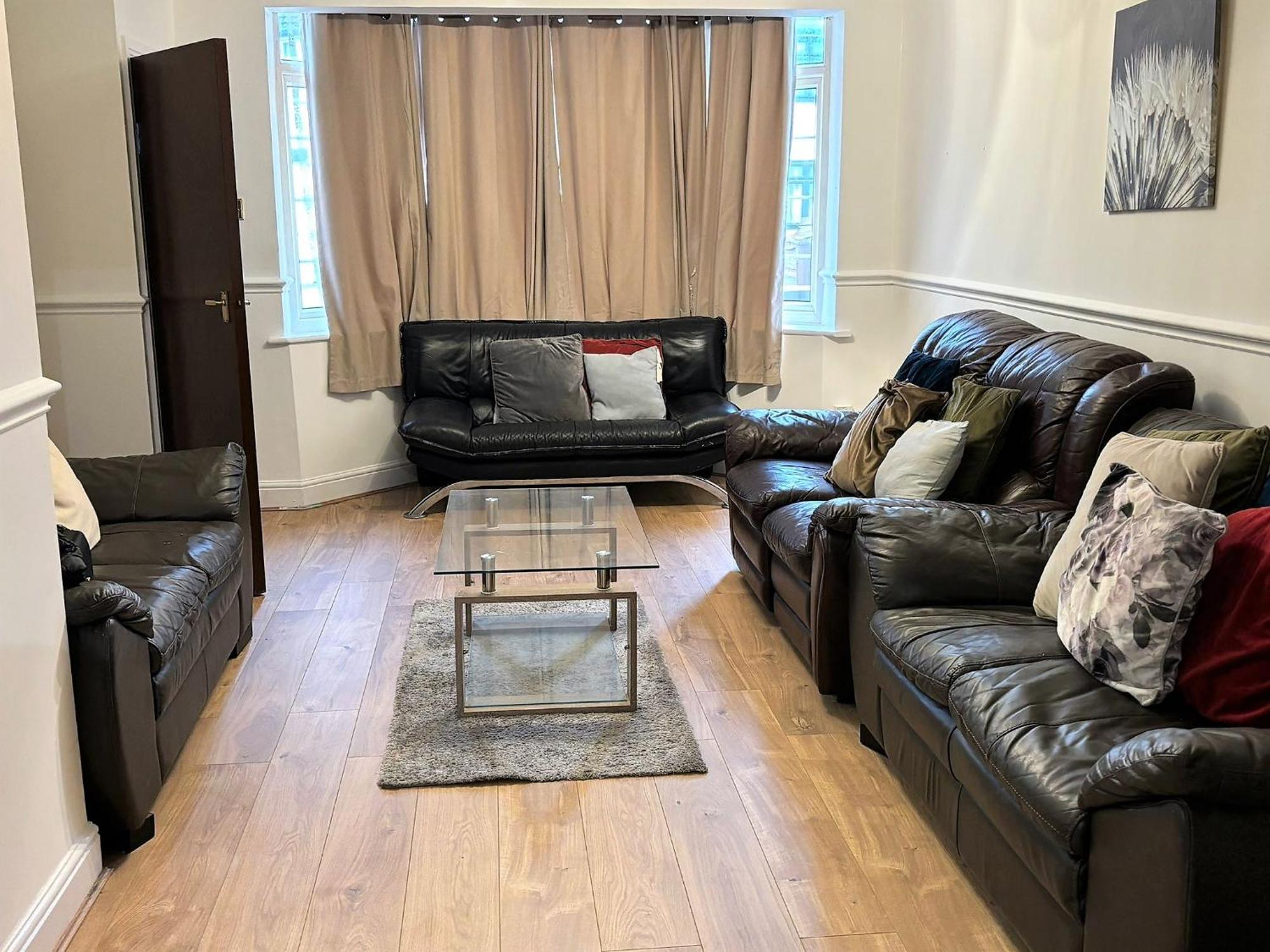 דאגנהאם London Luxury 5 Bedroom House 2 Min Walk To The Tube Station מראה חיצוני תמונה